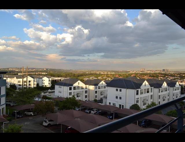 2 BEDROOM APARTMENT FOR SALE IN GREENSTONE HILL